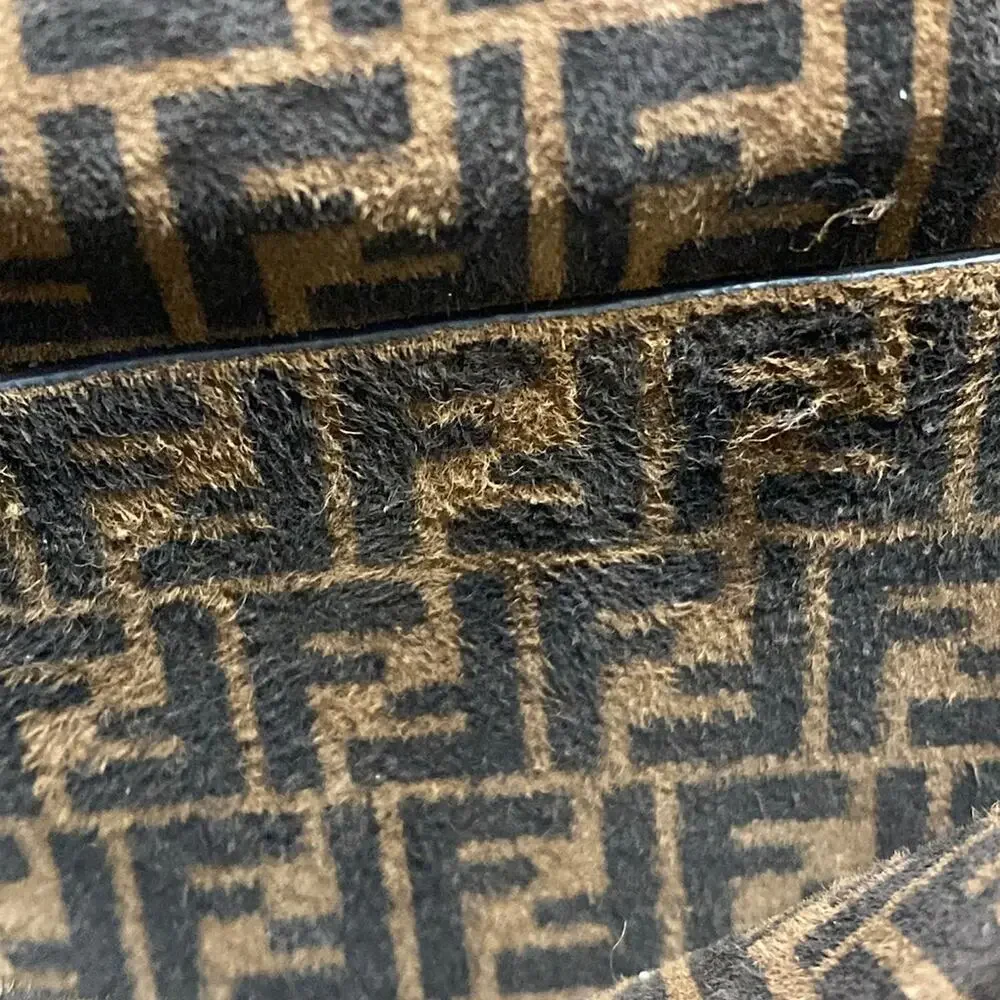 Fendi Peekaboo Iconic Small Handbag 8BN244